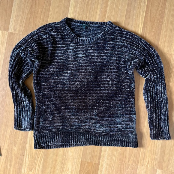 Cyrus ribbed sweater, size M. Deep soft iridescent plum, 100% polyester. - Picture 1 of 5